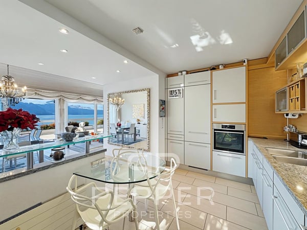 Rare duplex en attique avec vue panoramique sur le Léman et les Alpes 3