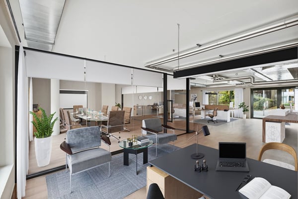 Moderner Gewerberaum in Brunnen - Vielseitig nutzbar 2