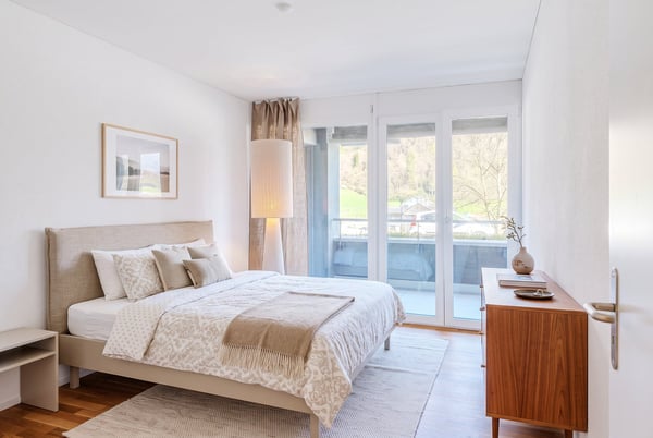 Ruhig und schön gelegene 4.5-Zimmer-Wohnung mit Weitsicht 2