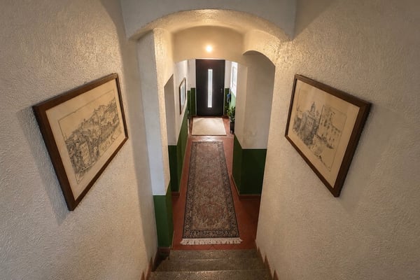 Elegante dimora storica con corte privata a Gentilino 18