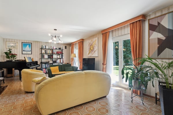 Propriété avec potentiel, cadre paisible et vue imprenable 2