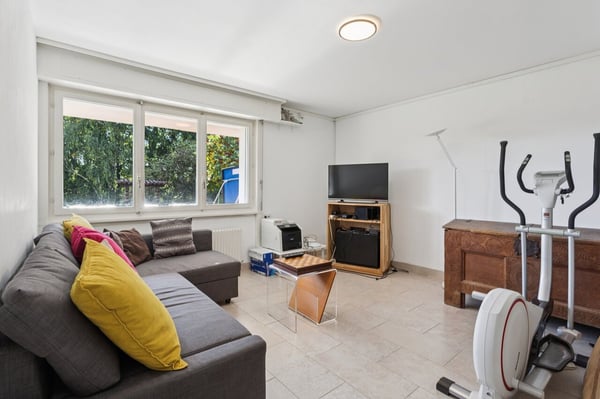 Villa à Fribourg avec vue imprenable sur la Sarine et la nature 12