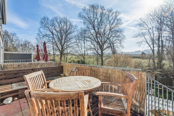 Maison familiale de 6.5 pièces avec jardin privatif à Estavayer-le-Lac 8