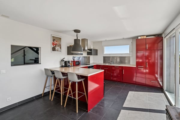 Elégante villa individuelle de 6.5 pièces avec piscine et jacuzzi 3