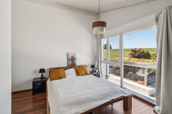 Elégante villa individuelle de 6.5 pièces avec piscine et jacuzzi 5