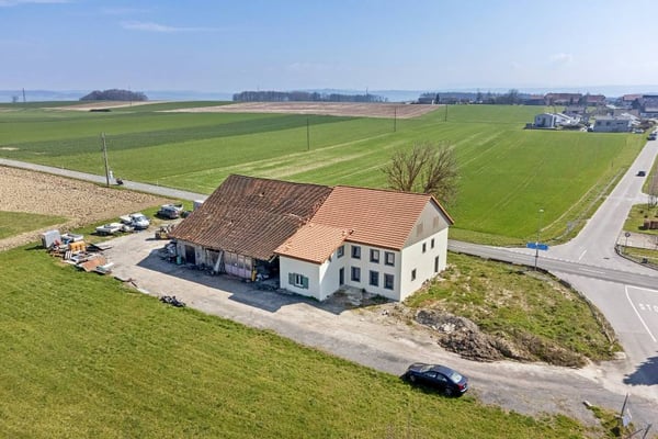 Opportunité: 2 villas jumelées + grange, aux portes d'Estavayer 2