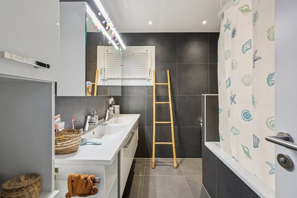 Villa Solaris - Élégance moderne baignée de lumière 13