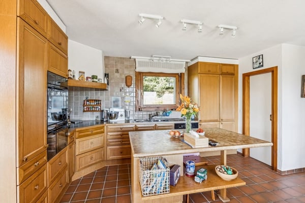 Élégante villa de prestige dans un quartier prisé à Villars-sur-Glâne 4