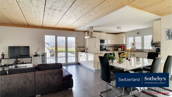Immeuble de rendement à Marly - 3 logements avec piscine 2