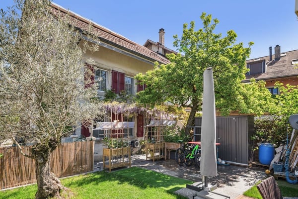 Maison familiale avec vaste extérieur et terrasse, proche d'Yverdon 1
