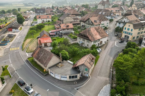 Ensemble immobilier à rénover au coeur de Baulmes, 2'934 m 2
