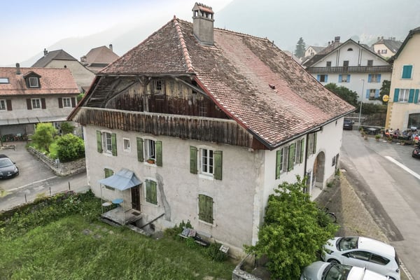 Ensemble immobilier à rénover au coeur de Baulmes, 2'934 m 3