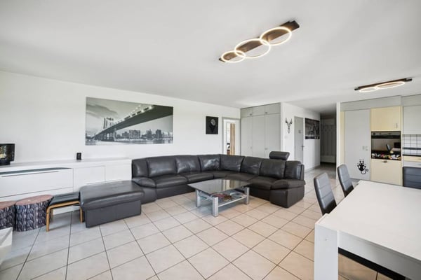 Ensemble immobilier deux appartements vendus en bloc 7