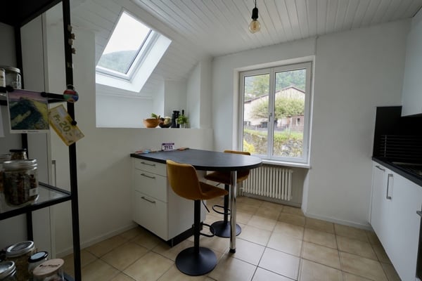 Maison paysanne de 1714 -- Trois logements, triplex familial et deux 2 7