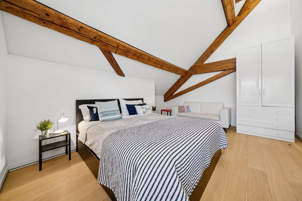 Luxe absolu et discrétion : ferme rénovée avec spa intérieur 13