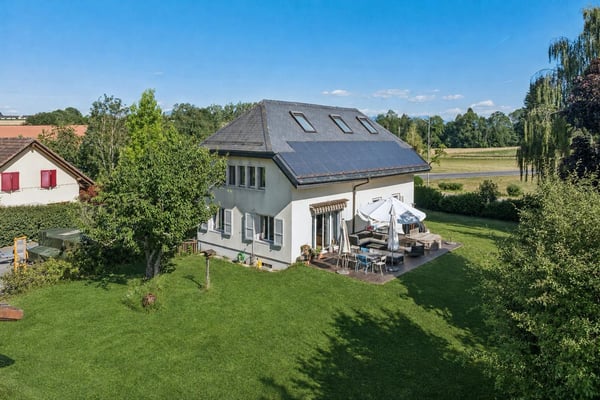 Villa individuelle sur terrain de 2'918 m², gains solaires importants 1