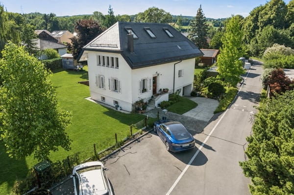 Villa individuelle sur terrain de 2'915 m², gains solaires importants 2