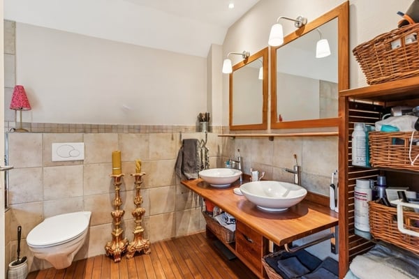 Villa individuelle sur terrain de 2'915 m², gains solaires importants 10