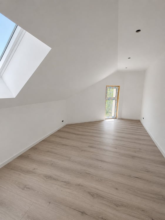 56 m² de confort au dernier étage avec balcon de 10.60 m² 5