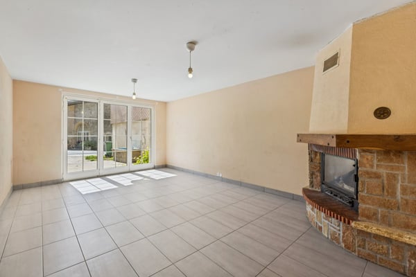 Maison de village 5.5 pièces - Beau potentiel de rénovation - La Chaux 2