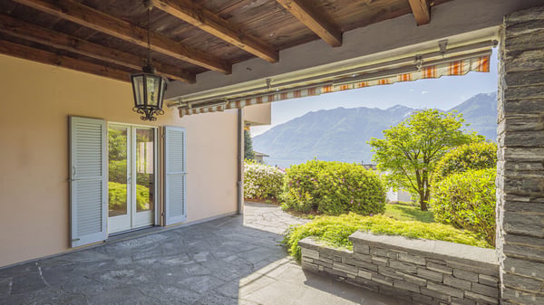 Casa bifamiliare con giardino e vista | Zweifamilienhaus mit Garten un 2