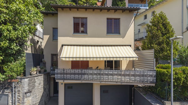 SPAZIO, COMFORT E VISTA SU LOCARNO | RAUM, KOMFORT UND AUSBLICK AUF LO 1