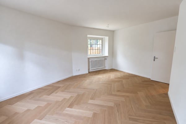 Hochwertig sanierte 2.5-Zimmer-Wohnung im Seefeld 5