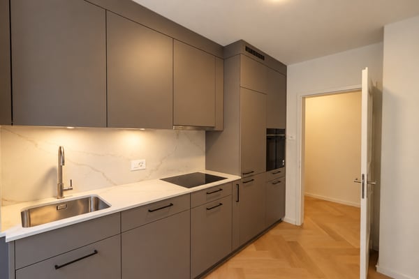 Hochwertig sanierte 2.5-Zimmer-Wohnung im Seefeld 1