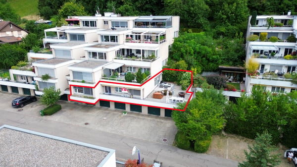 Grosse 5½-Zimmer-Wohnung mit 78 m² Terrasse 1