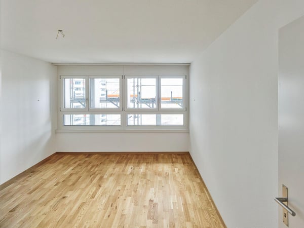 Fernsicht aus sanierter 1.5-Zimmerwohnung 6