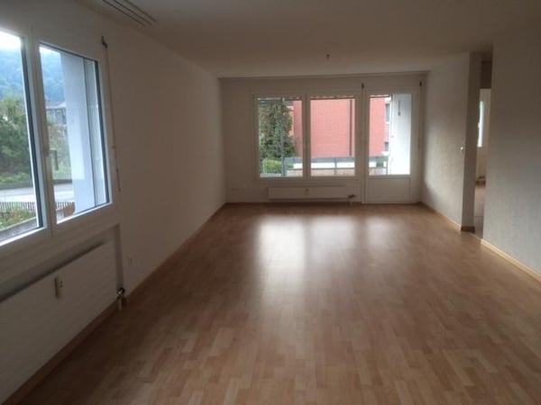 Grosszügige 2.5-Zimmerwohnung in Heimberg 3