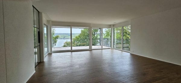 Greppen: Bürofläche im Attikageschoss mit Seeblick 2