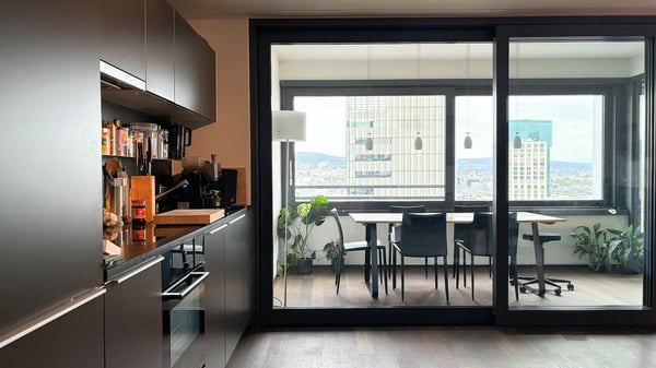 Moderne Wohnung mit einmaliger Aussicht über Zürich auf der 19. Etage 4