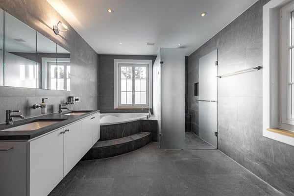 Einfamilienhaus mit separater Einliegerwohnung an exklusiver Lage mit Aussicht über Zürich 10