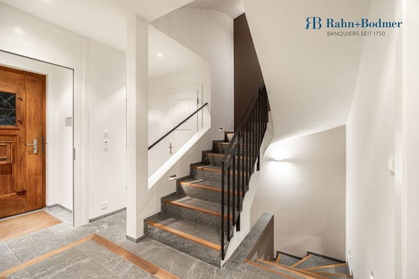 Einfamilienhaus mit separater Einliegerwohnung an exklusiver Lage mit Aussicht über Zürich 5