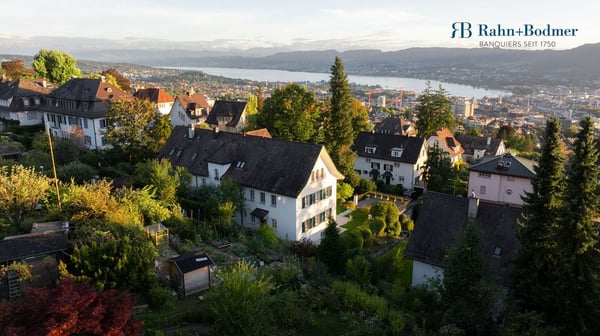 Einfamilienhaus mit separater Einliegerwohnung an exklusiver Lage mit Aussicht über Zürich 1