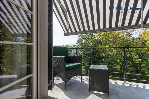Grosszügige Maisonette-Wohnung mit Dachterrasse an exklusiver Zürichberg-Lage 12