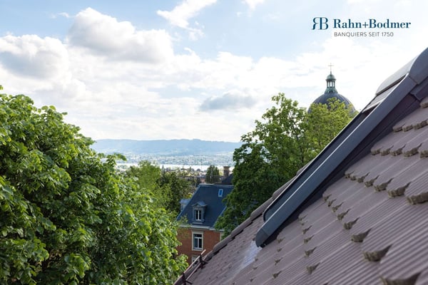 Grosszügige Maisonette-Wohnung mit Dachterrasse an exklusiver Zürichberg-Lage 13