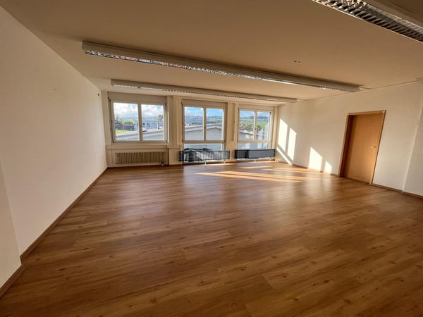 Schöne & Zentrale Bürofläche zu Vermieten 9
