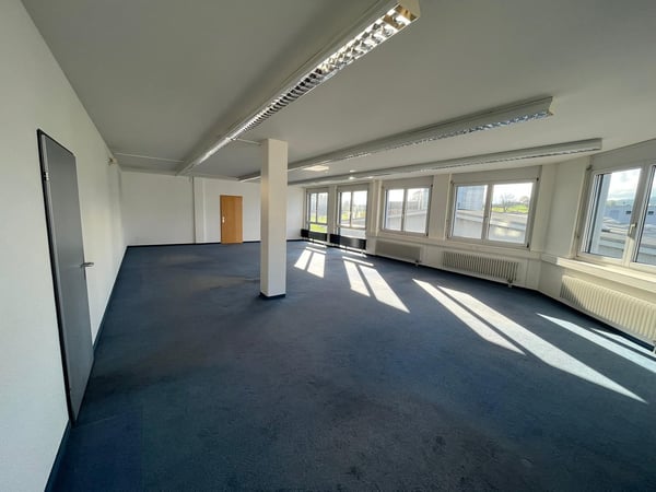 Schöne & Zentrale Bürofläche zu Vermieten 10