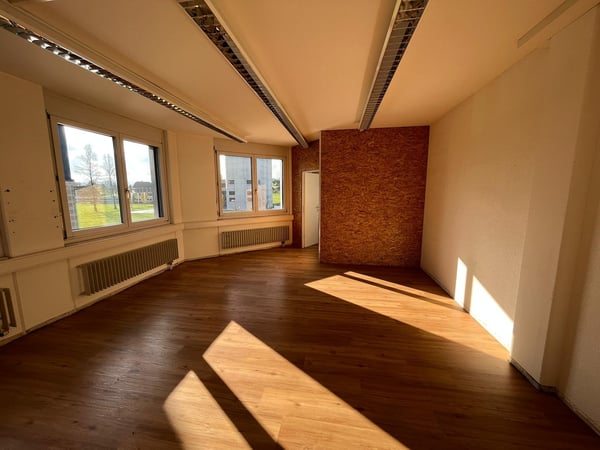 Schöne & Zentrale Bürofläche zu Vermieten 9