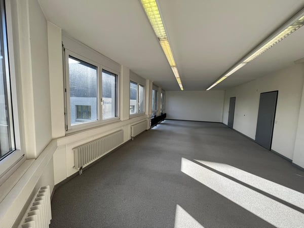 Schöne & Zentrale Bürofläche zu Vermieten 9