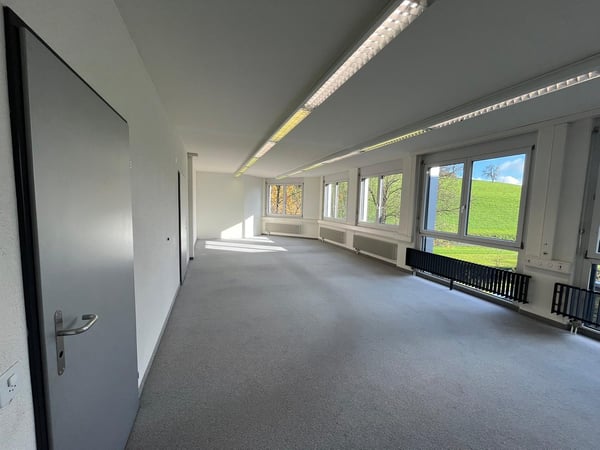 Schöne & Zentrale Bürofläche zu Vermieten 10