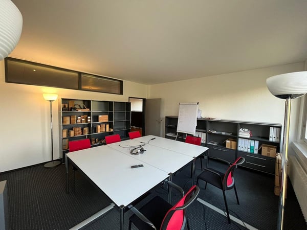 Schöne & Zentrale Bürofläche zu Vermieten 15