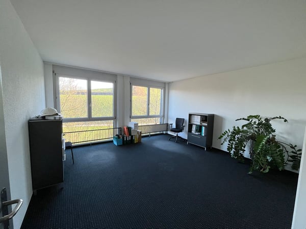 Schöne & Zentrale Bürofläche zu Vermieten 16