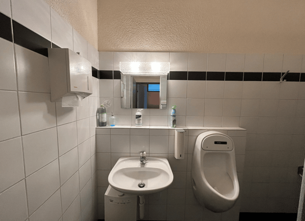 Schöne & Zentrale Bürofläche zu Vermieten 18