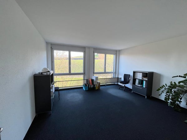 Schöne & Zentrale Bürofläche zu Vermieten 9