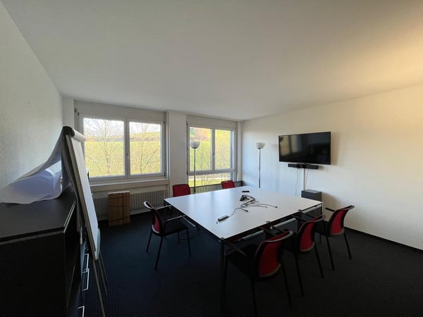 Schöne & Zentrale Bürofläche zu Vermieten 11