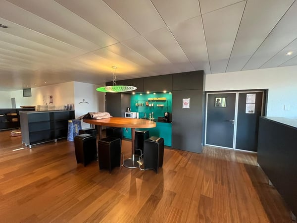 Schöne & Zentrale Bürofläche zu Vermieten 12