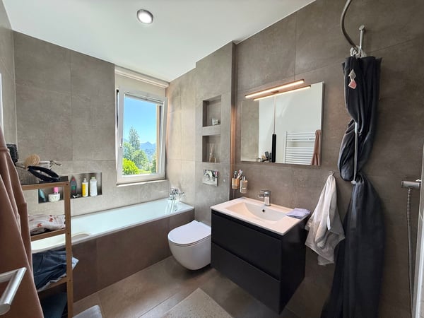 Elegante 3.5-Zimmer-Wohnung an ruhiger Sonnenberglage 8